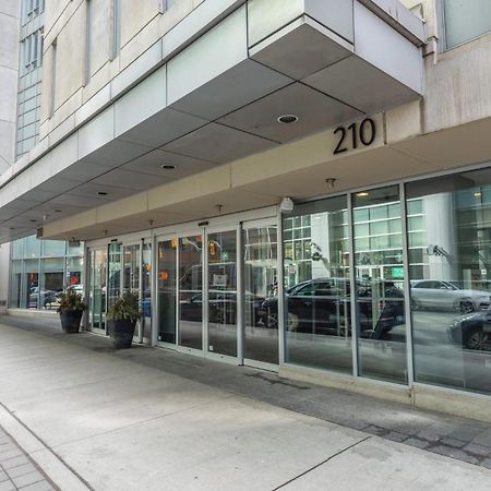 Modern 2-Bedroom Condo W Floor To Ceiling Windows Toronto Exterior foto