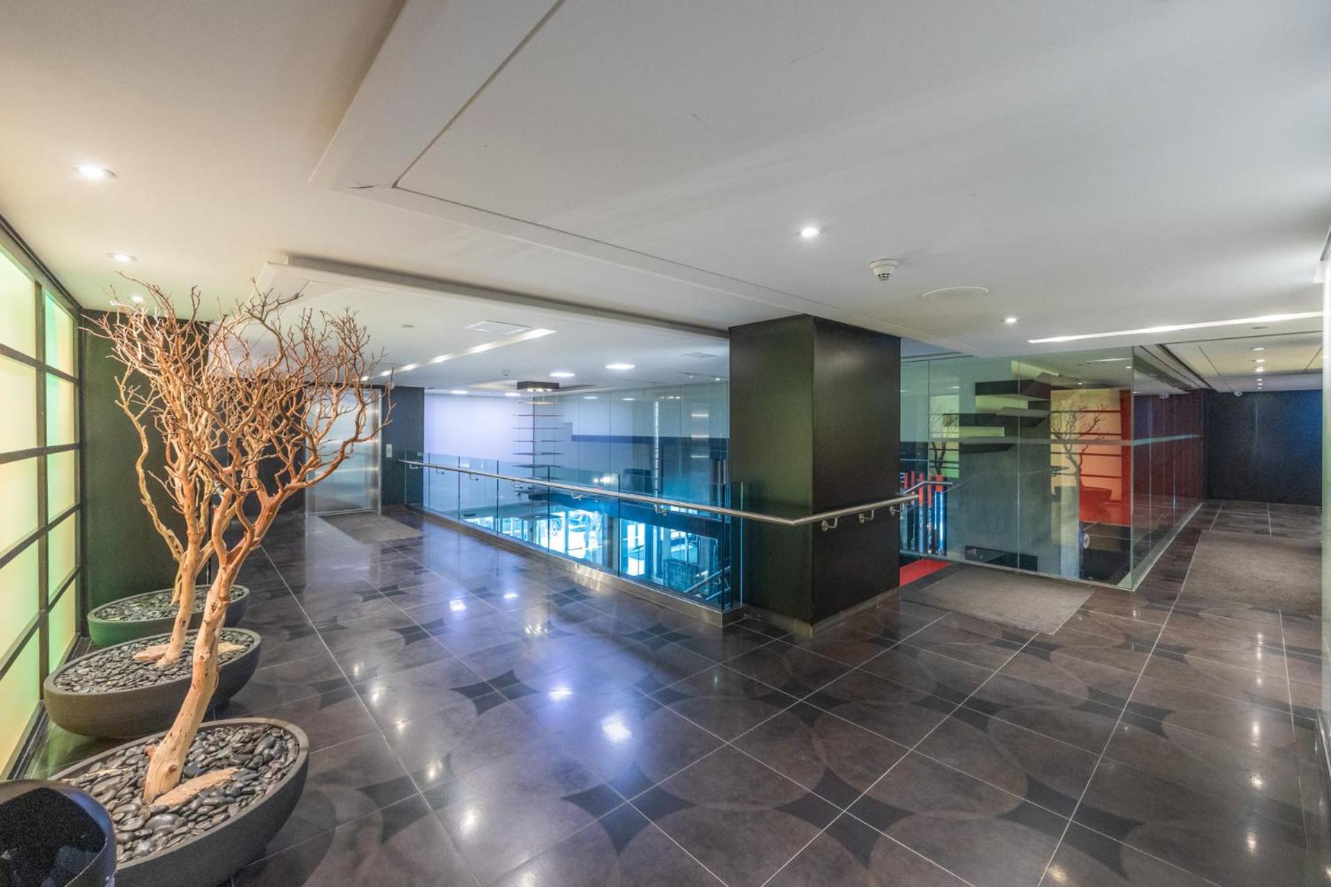 Modern 2-Bedroom Condo W Floor To Ceiling Windows Toronto Exterior foto