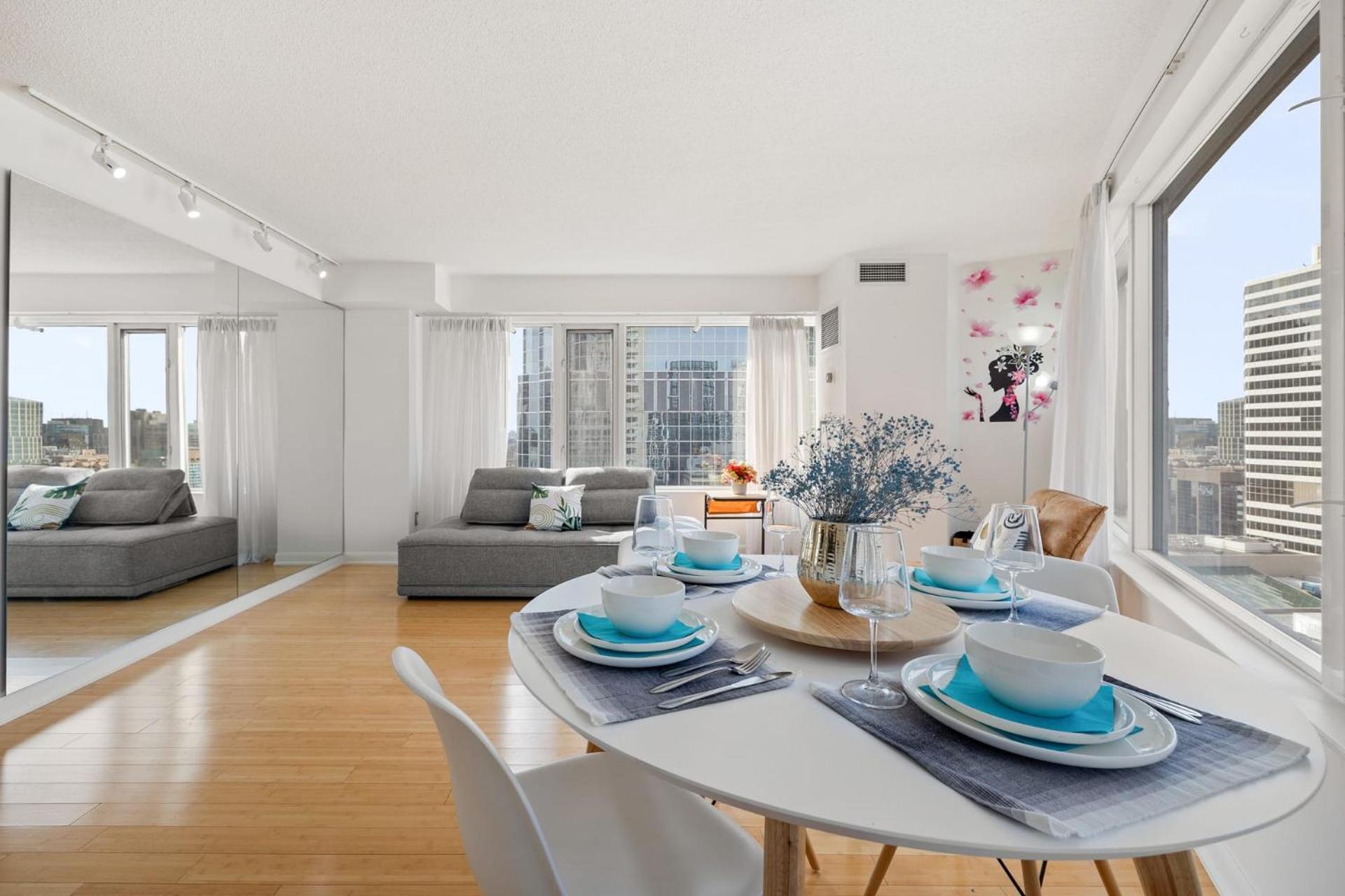Modern 2-Bedroom Condo W Floor To Ceiling Windows Toronto Exterior foto